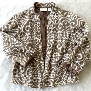 Chico’s size 0 cotton Ikat print tan / cream ruched  fitted open front jacket